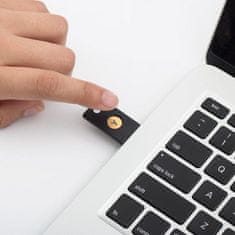 varnostni ključ YubiKey 5 NFC, gumb na dotik, črn