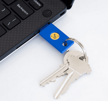 USB varnostni ključ YubiKey FIDO2 U2F
