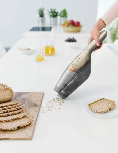 Electrolux brezžični sesalnik EER85SSM