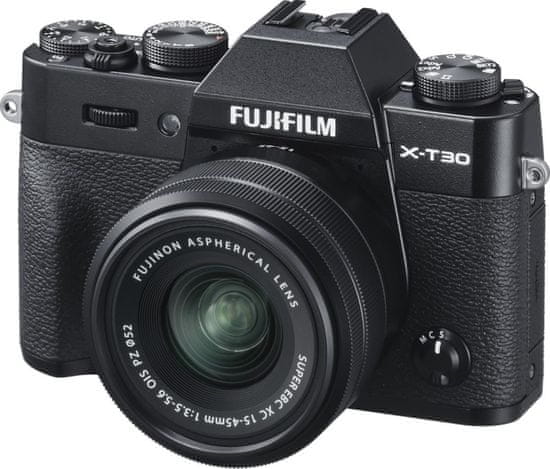 FujiFilm X-T30 fotoaparat + XC 15-45 mm objektiv