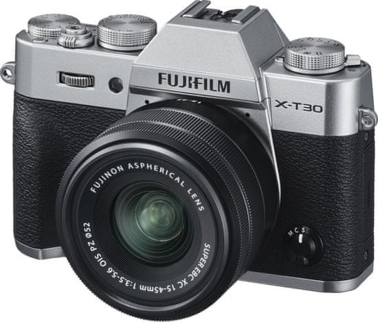 FujiFilm X-T30 fotoaparat + XC 15-45 mm objektiv