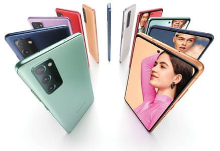 Samsung Galaxy S20 FE v različnih barvah