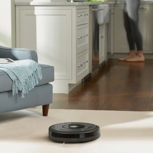 iRobot® Roomba® 676 – Vsak dan čisto, brez napora