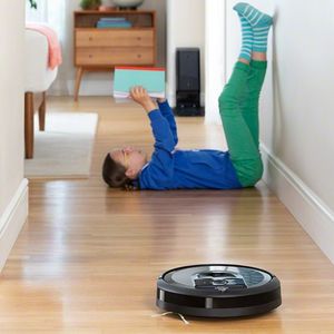 iRobot® Roomba® i7+(i7550) – Nauči se vašega doma. Vklopi se v vaše življenje