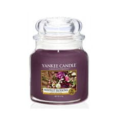 Yankee Candle Aromatične sveče Classic srednje Moonlit Blossoms 411 g