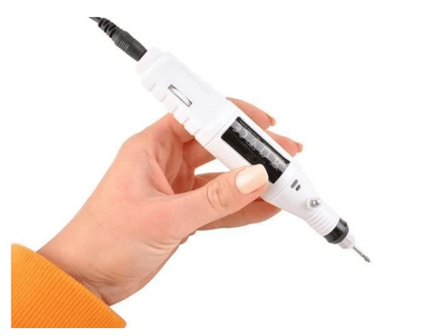 Uživajte v čudovitih nohtih