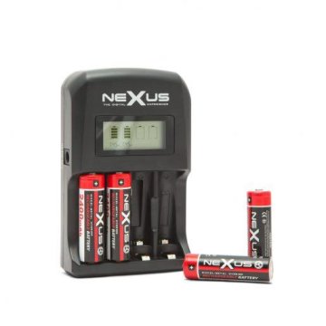 Nexus Polnilnik baterij z LCD zaslonom 12V/220V