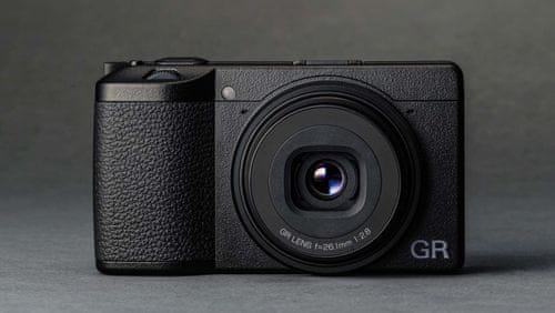 GR IIIx digitalni fotoaparat, črn