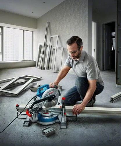 Bosch Professional zajeralna žaga GCM 216