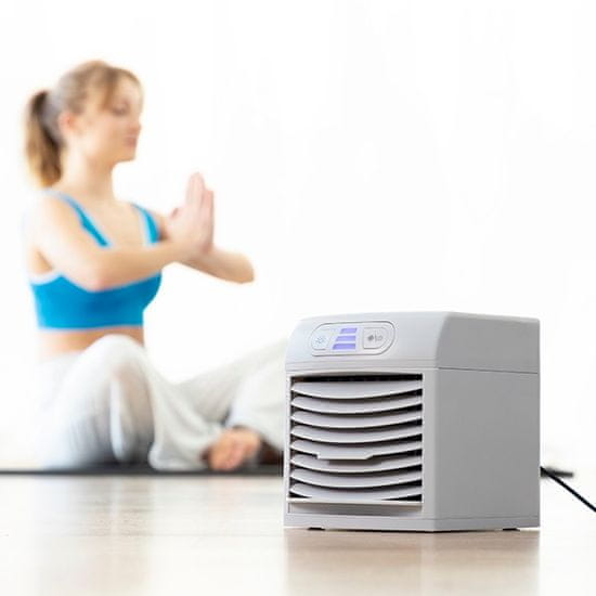 InnovaGoods Freezyq+ prenosna mini uparjalna klimatska naprava, LED
