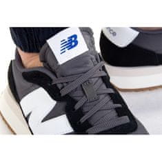 New Balance Čevlji črna 42 EU 237