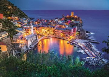 Trefl Puzzle Vernazza ob mraku, Italija 2000 kosov