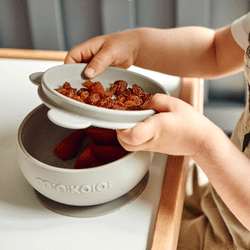  Minikoioi Bowly silikonska skledica, z vakumsko pritrditvijo, siva