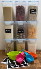 Deco Haus Kuhinjske posode za shranjevanje hrane - 9 delni set - Za večkratno uporabo z nepredušnimi pokrovi – Primerne za mikrovalovno pečico, pomivalni stroj in zamrzovalnik – Plastika brez BPA - Modra