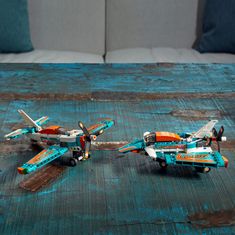LEGO Technic 42117 Dirkalno letalo