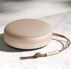 Beosound A1 brezžični zvočnik, 2. generacija, Bluetooth, zlat (Gold Tone)