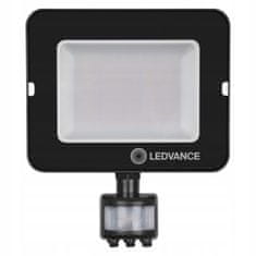 LEDVANCE Reflektor LED svetilka 50W 4500lm 3000K Topla bela IP65 Črna s senzorjem gibanja in somraka COMPACT V