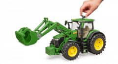 John Deere Kmet - traktor s prednjim nakladalnikom